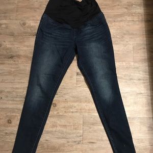 Ingrid and Isabel maternity jeans size 8